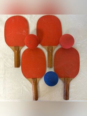 Vintage Japanese Penhold Table Tennis Wooden Red Paddles Rackets With 3 Balls